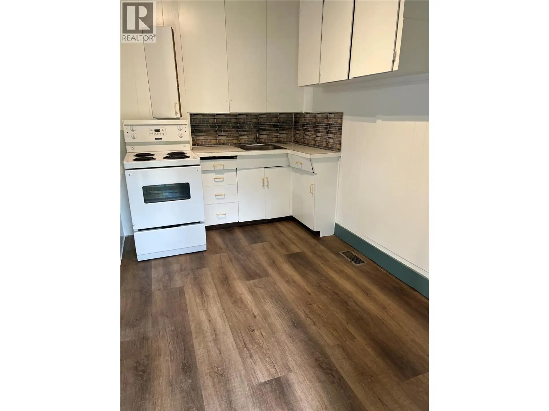 264 Old Rossland Avenue - Image 7