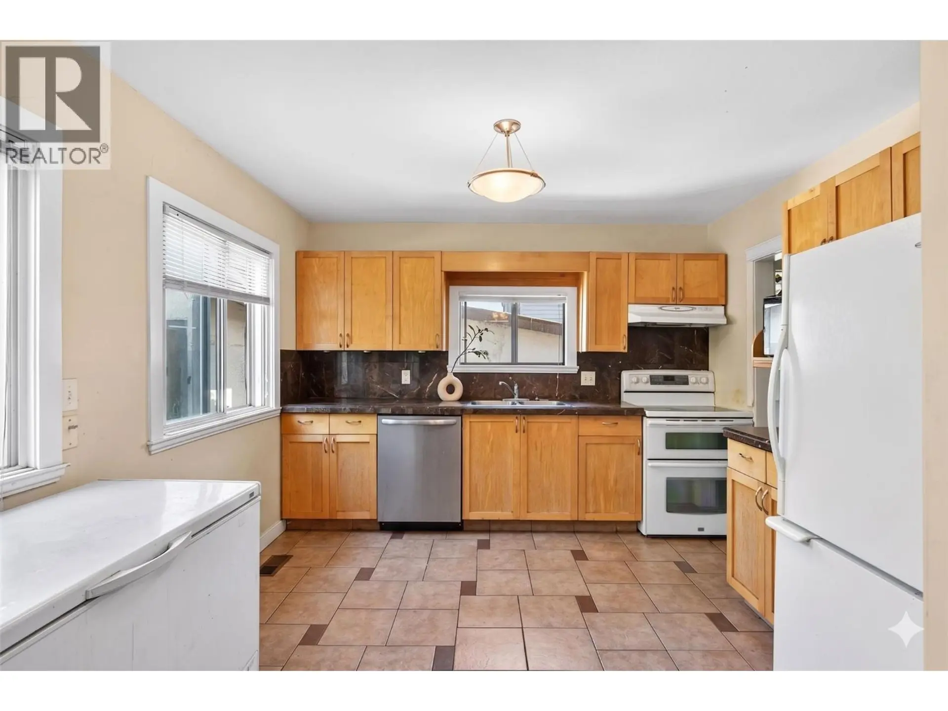 2435 Richter Street - Image 3