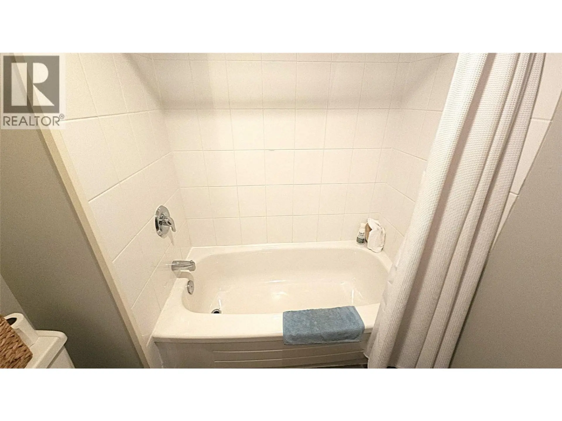 #335 1560 Summit Drive - Image 9