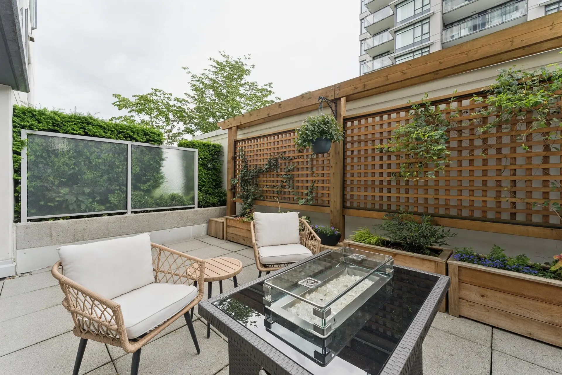 Property at #306 1320 Chesterfield Avenue, North Vancouver, BC