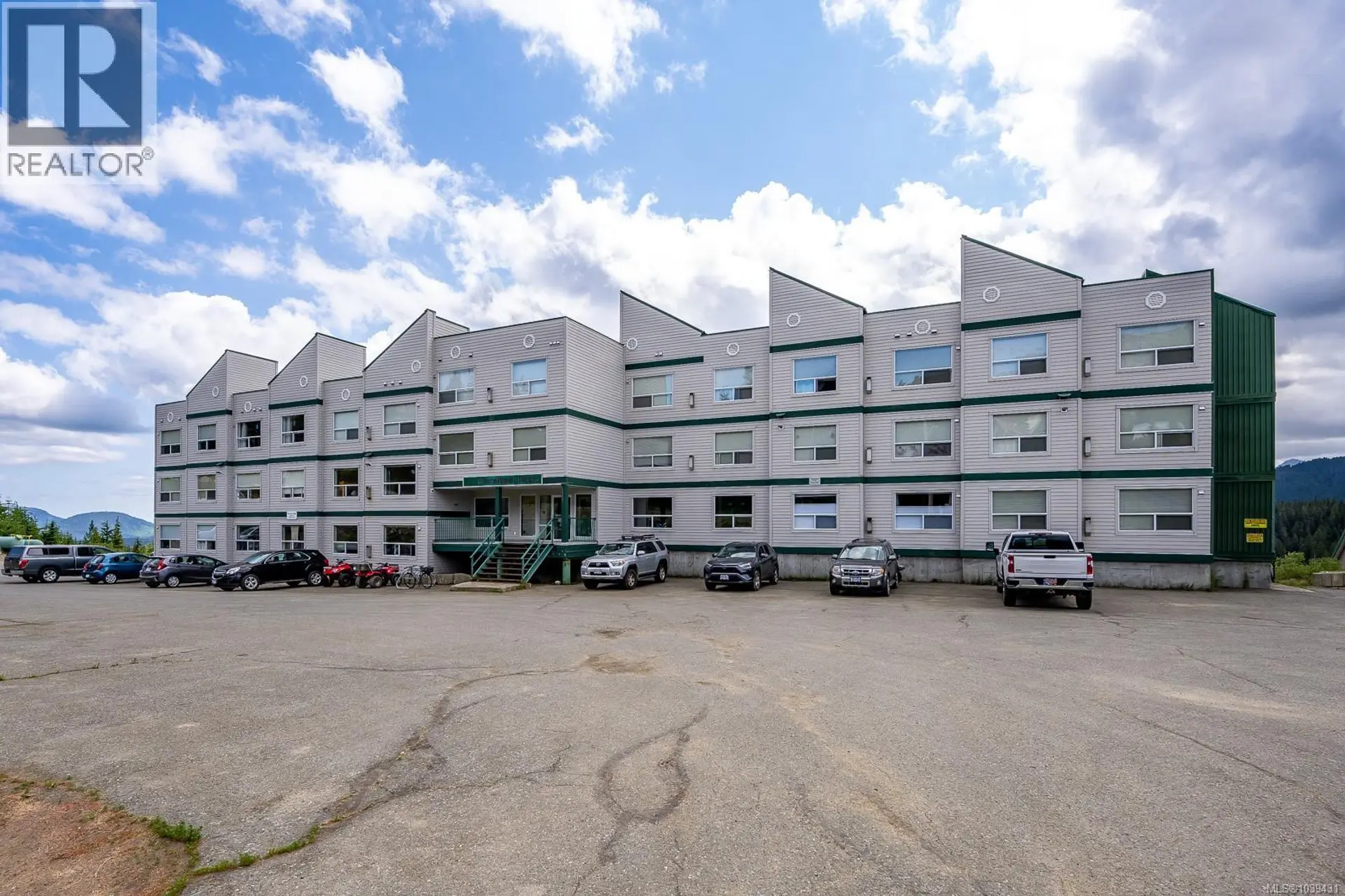 #101 1105 Henry Rd - Image 2