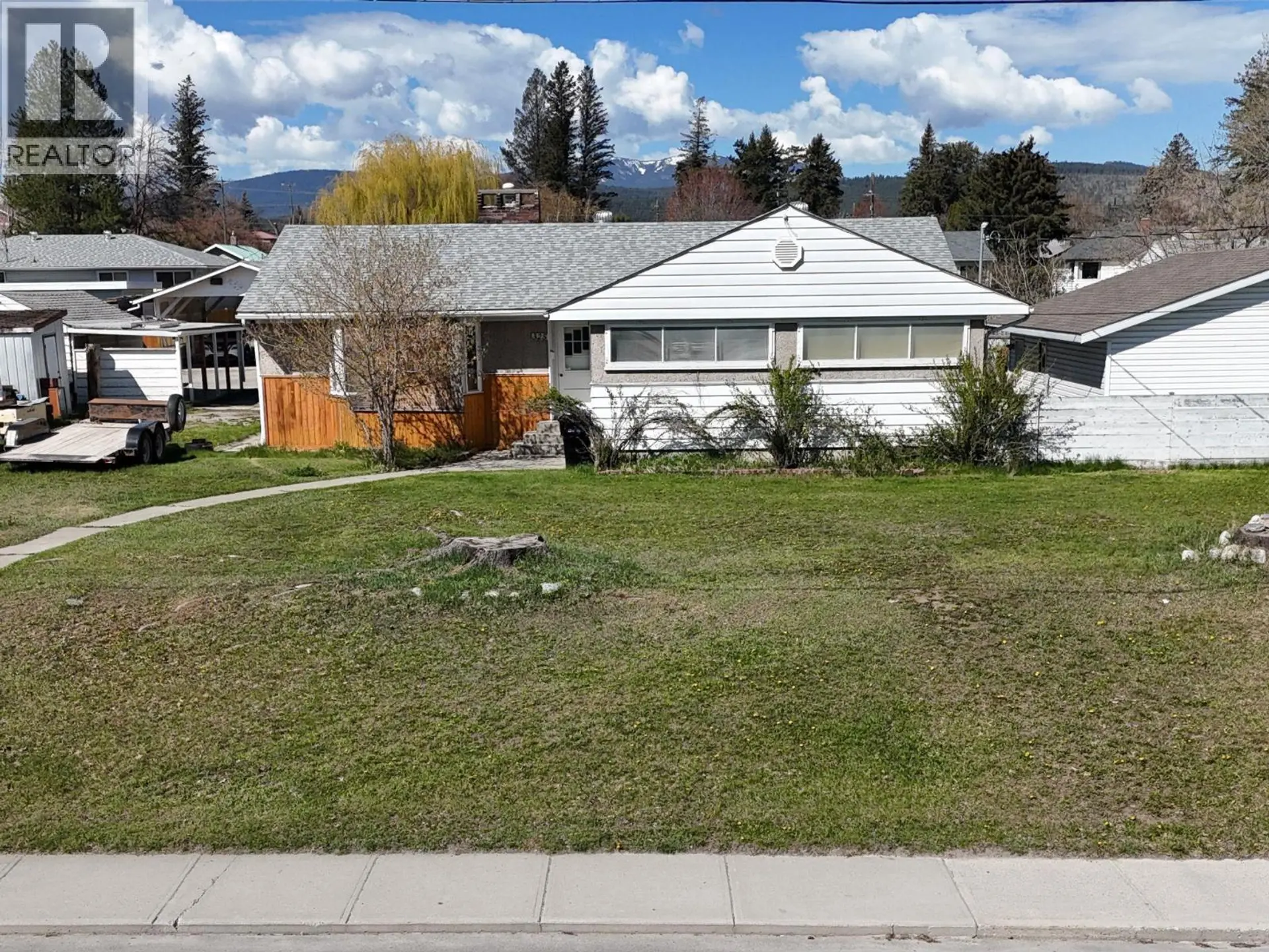 Property at 325 14 Avenue S, Cranbrook, BC