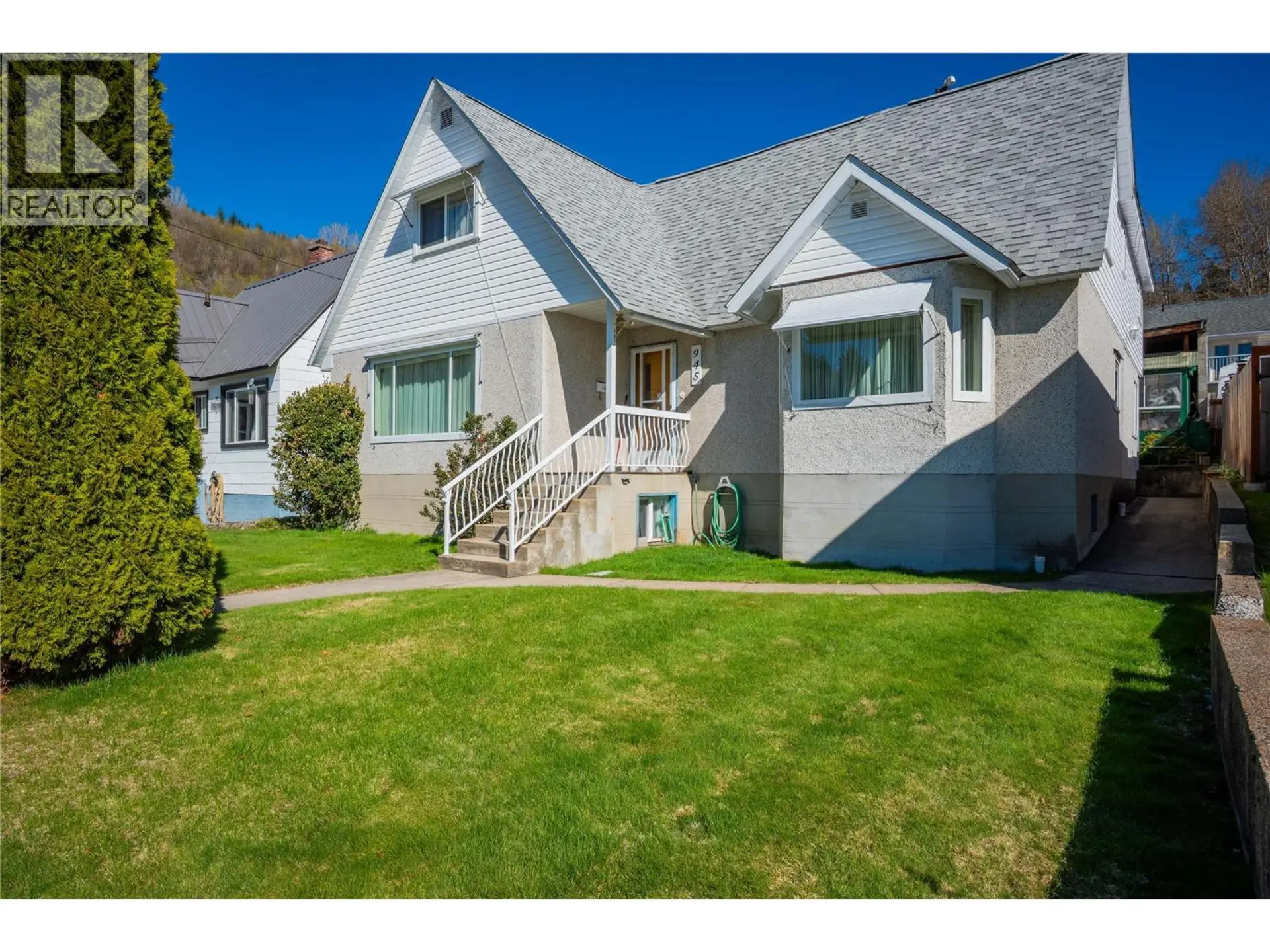 Property at 945 Thackeray Street, Warfield, BC