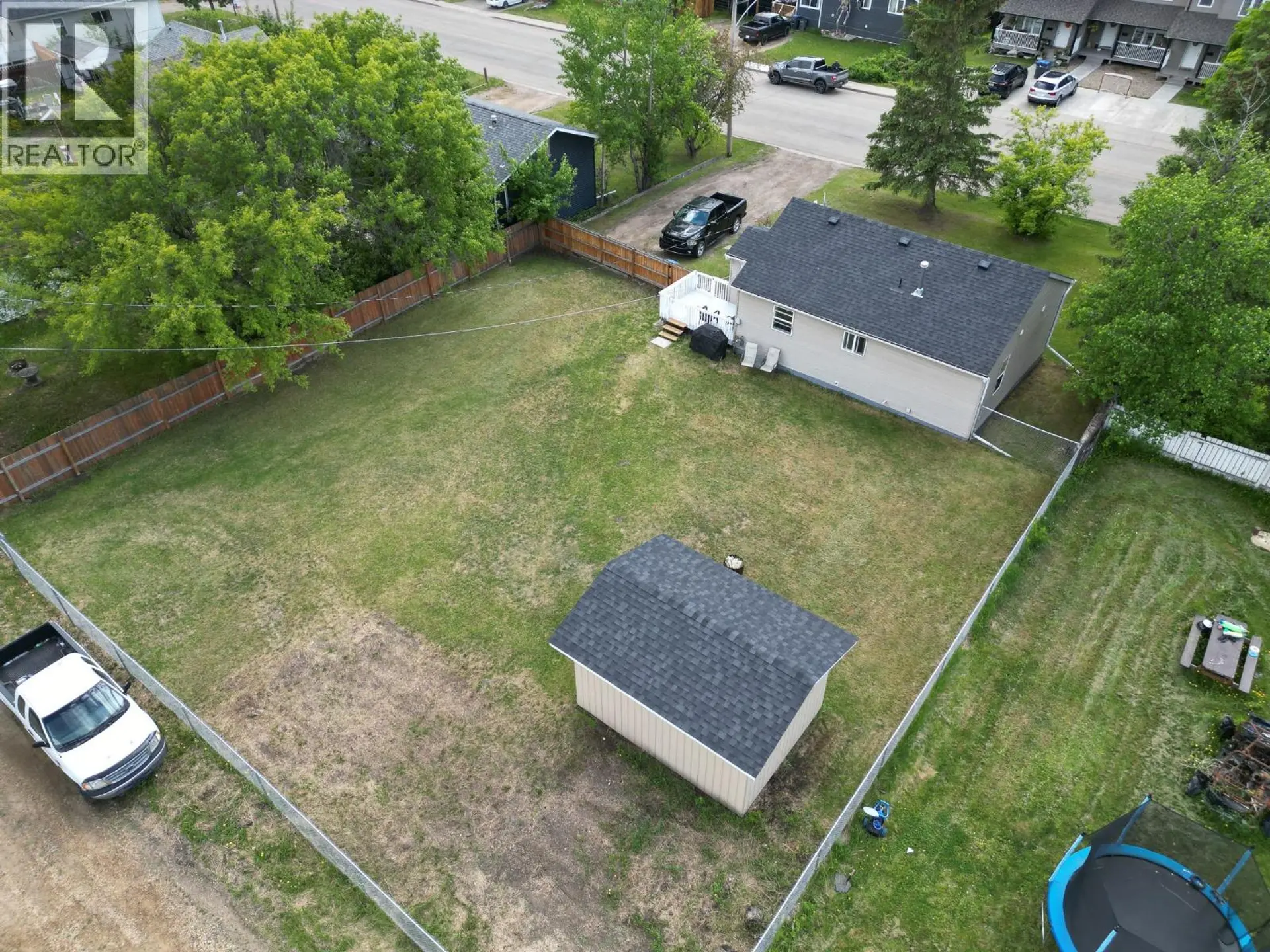 9116 8 Street - Image 11