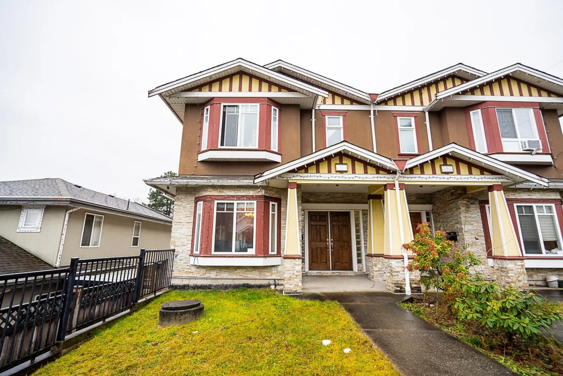 Property at 528 Sixteen Street, New Westminster, BC