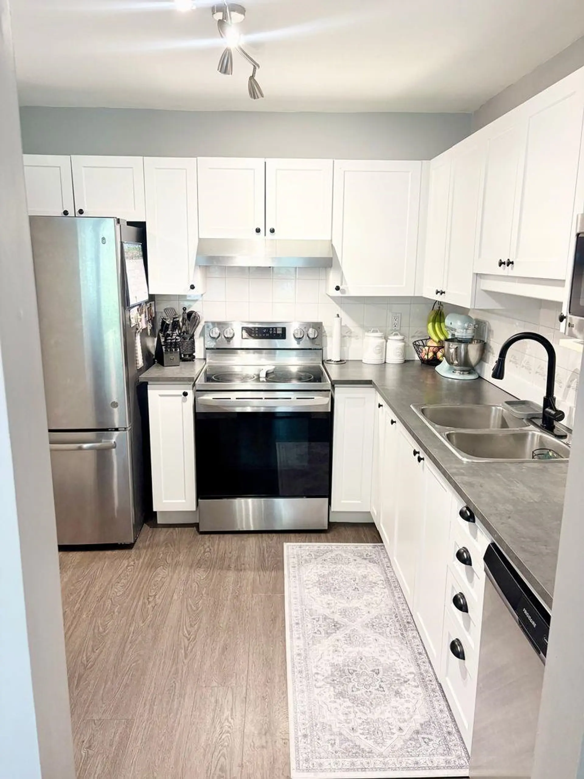 #402 888 Gauthier Avenue - Image 10