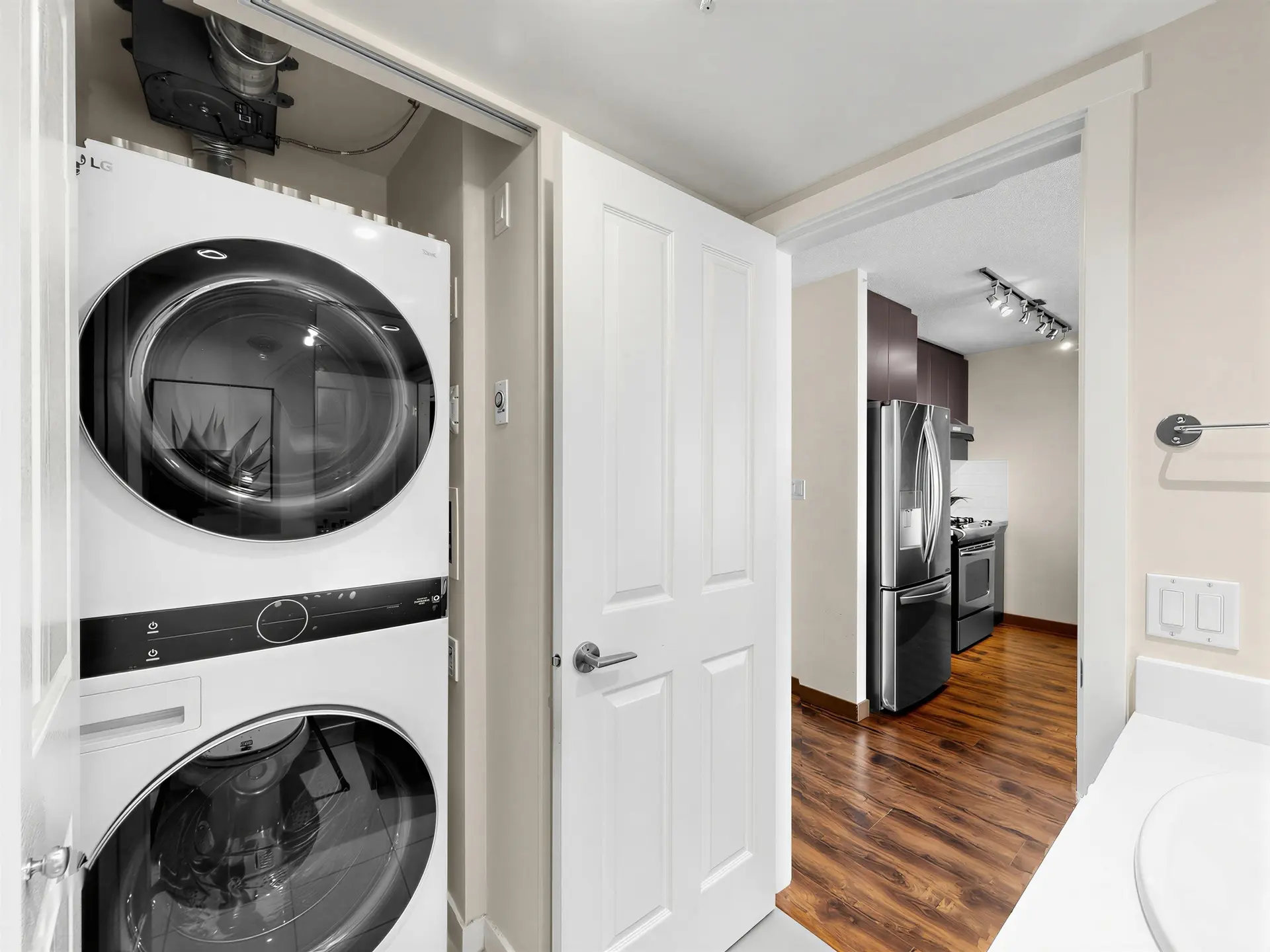 #2005 6688 Arcola Street - Image 13