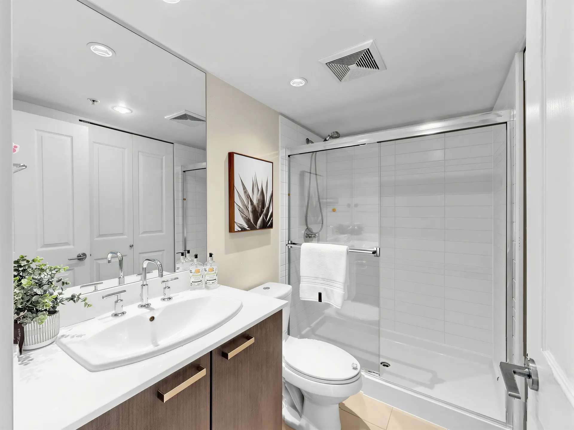#2005 6688 Arcola Street - Image 12
