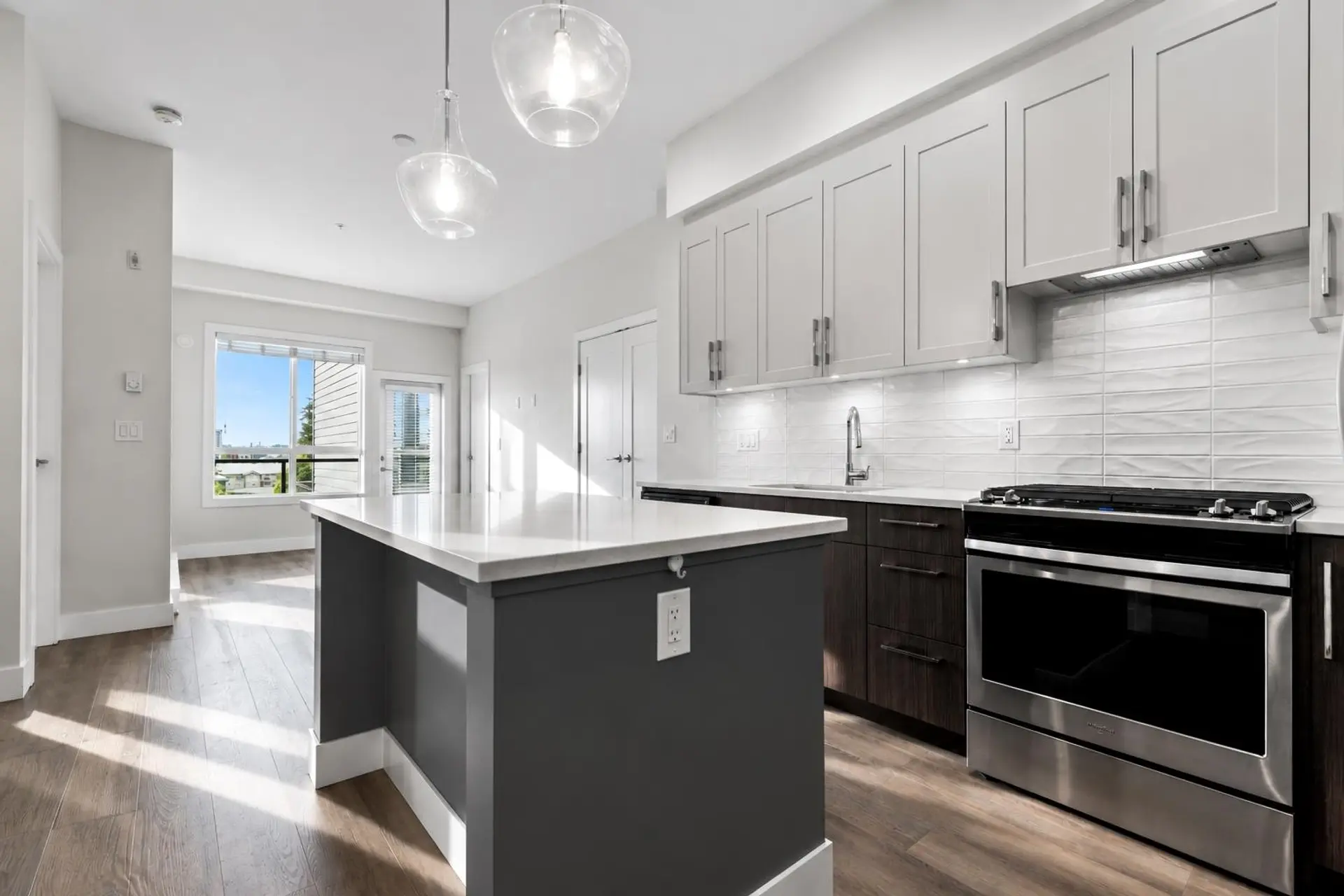 #602 32838 Ventura Avenue - Image 3