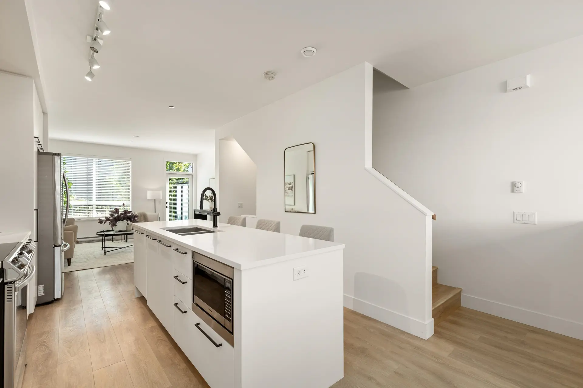38001 Helm Way - Image 4