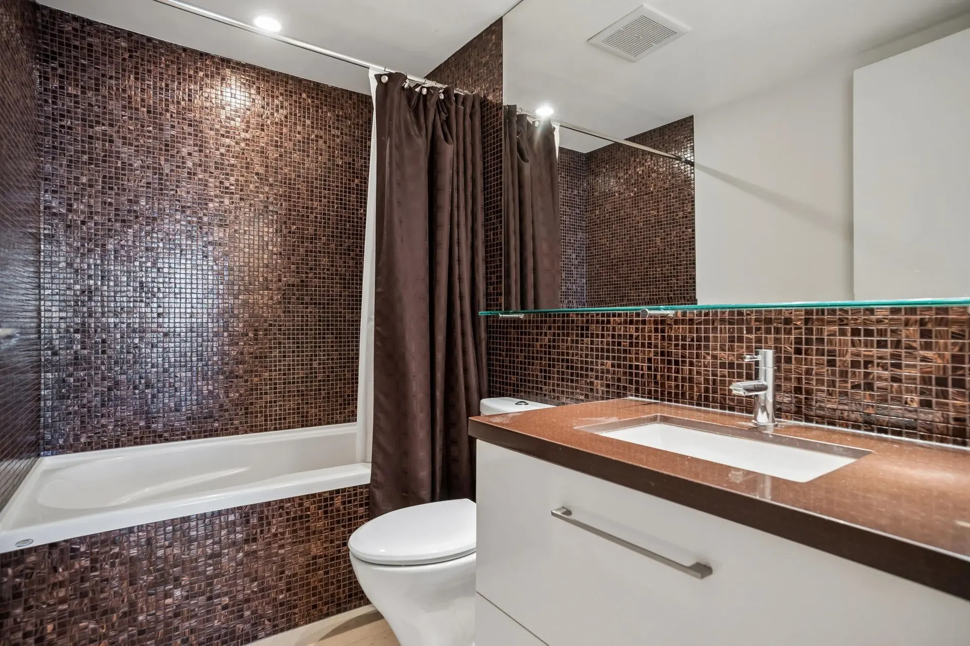 #610 833 Homer Street - Image 12