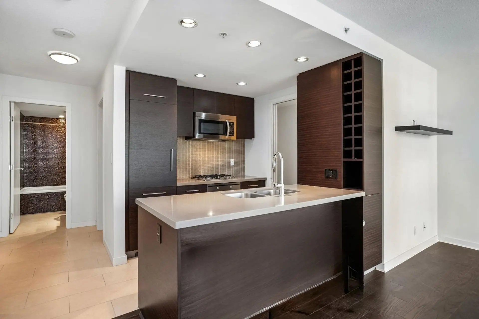 #610 833 Homer Street - Image 4