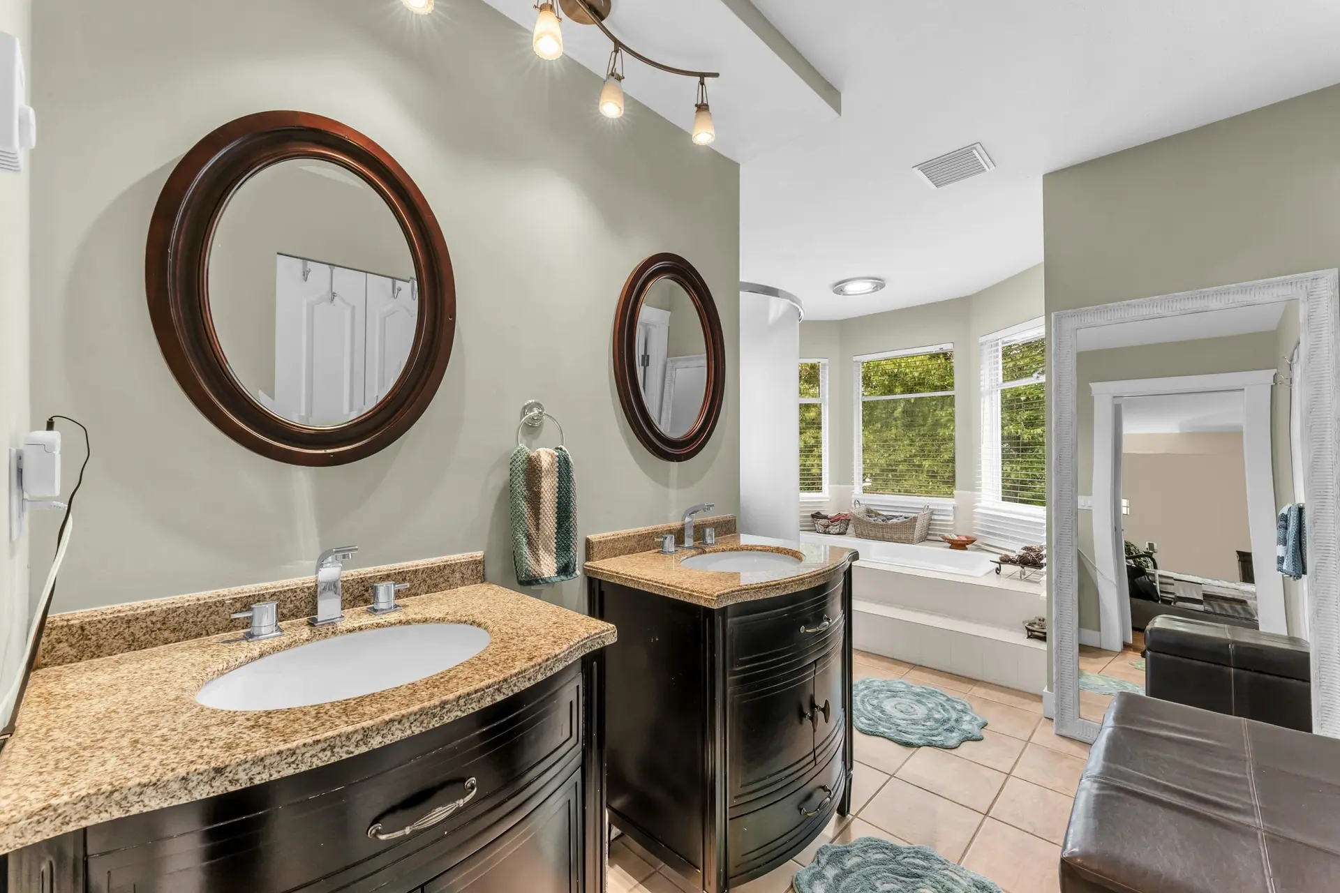 15295 111a Avenue - Image 16