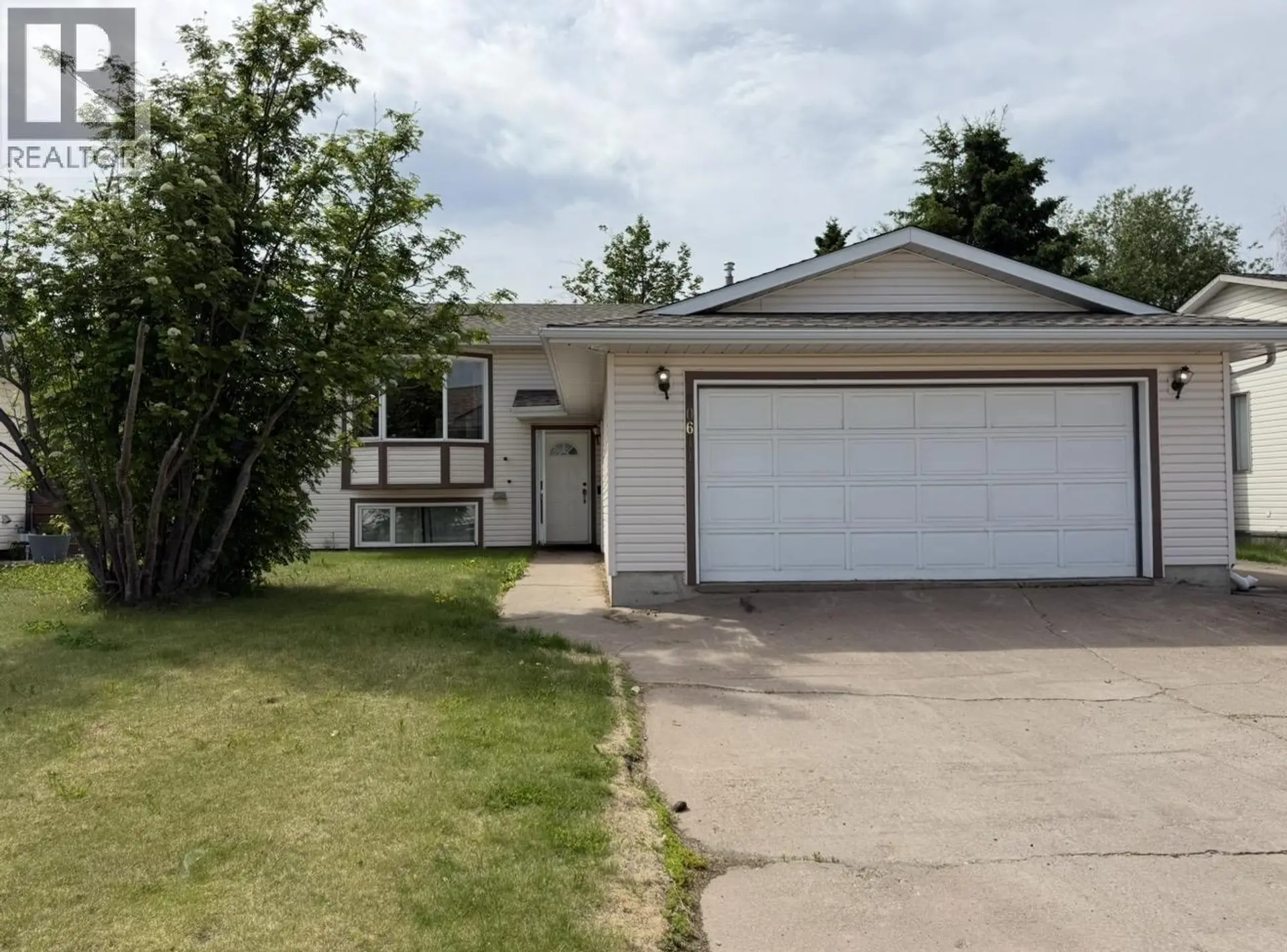Property at 10611 114 AVENUE, Fort St. John, BC