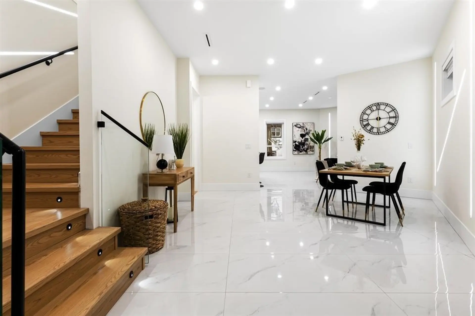 5808 137b Street - Image 2