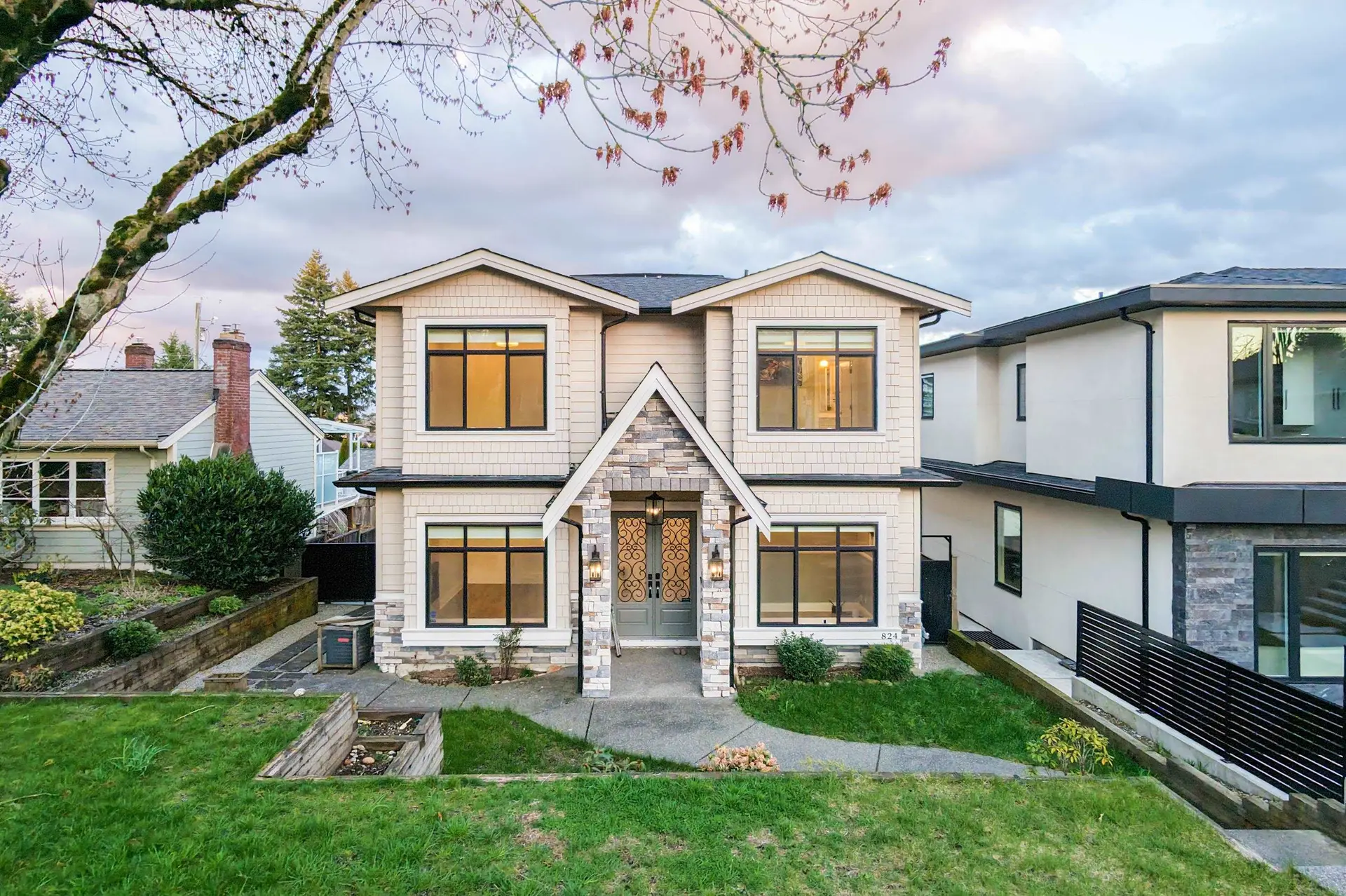 Property at 824 Chestnut Street, New Westminster, BC