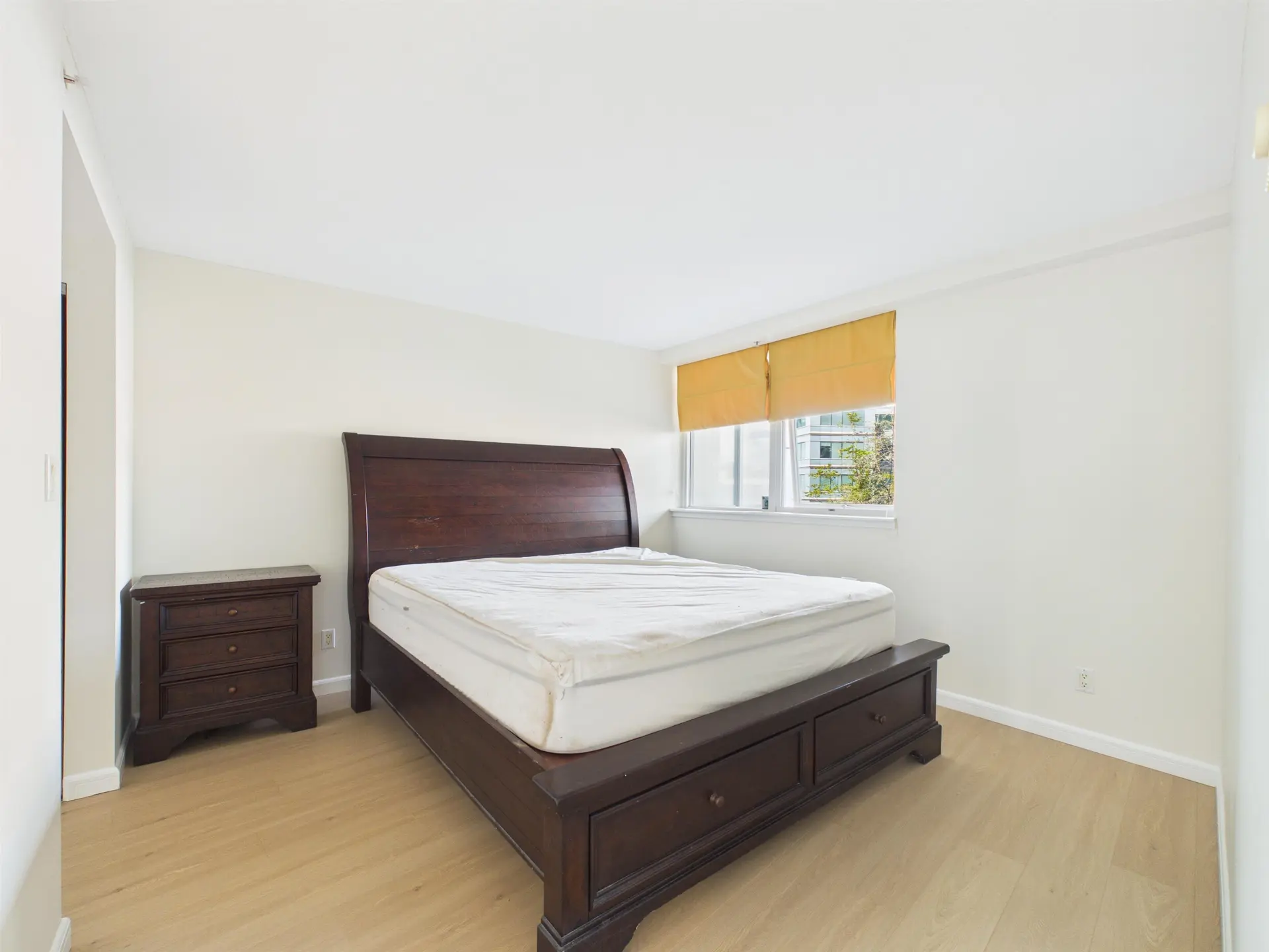 #611 6028 Willingdon - Image 16