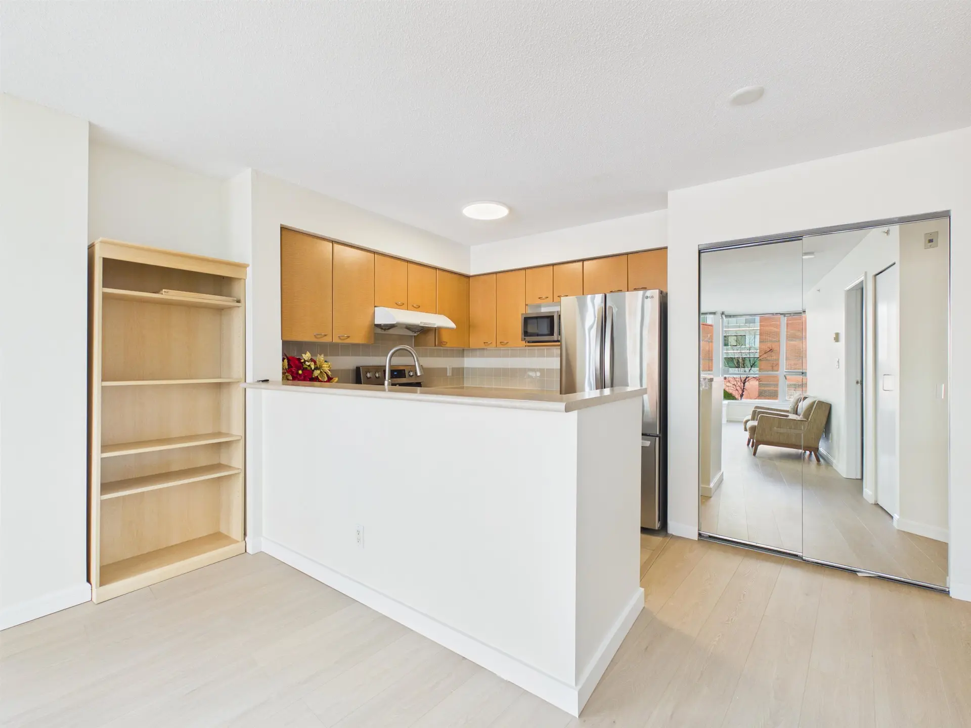 #611 6028 Willingdon - Image 10
