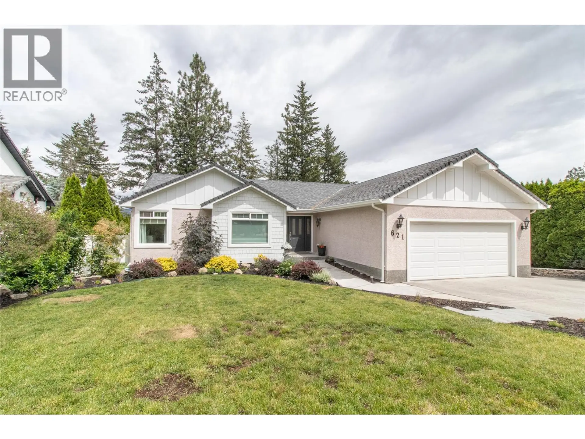 Property at 621 Cassiar Road, Kelowna, BC