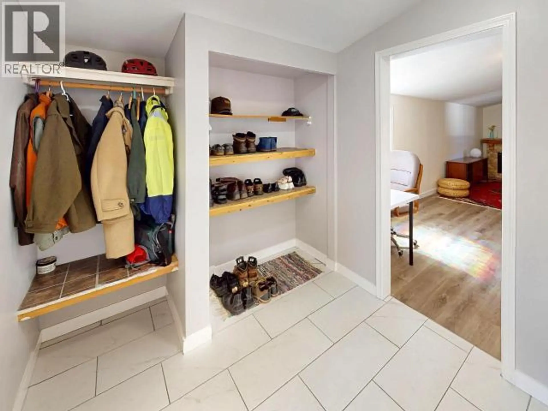 42-4500 CLARIDGE ROAD - Image 12