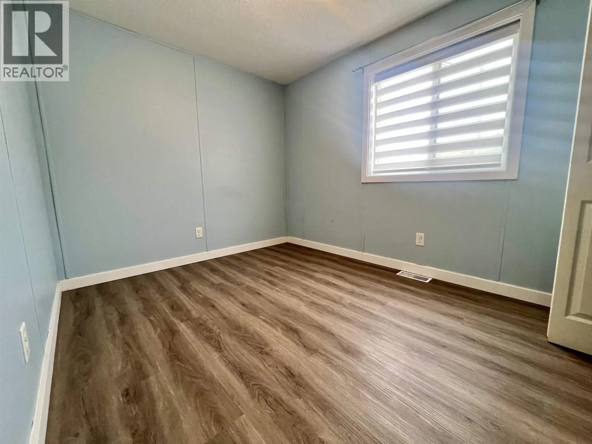 #32 3614 KALUM STREET - Image 8