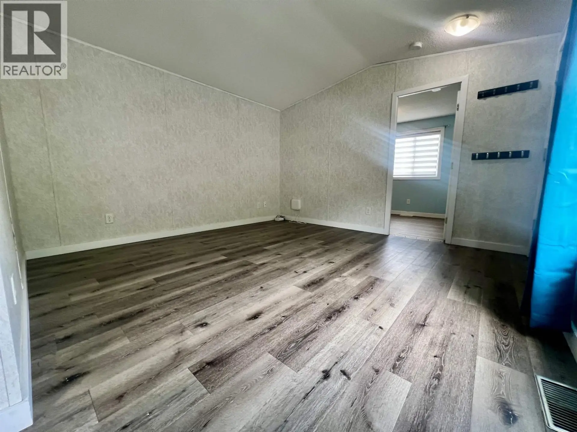 #32 3614 KALUM STREET - Image 5