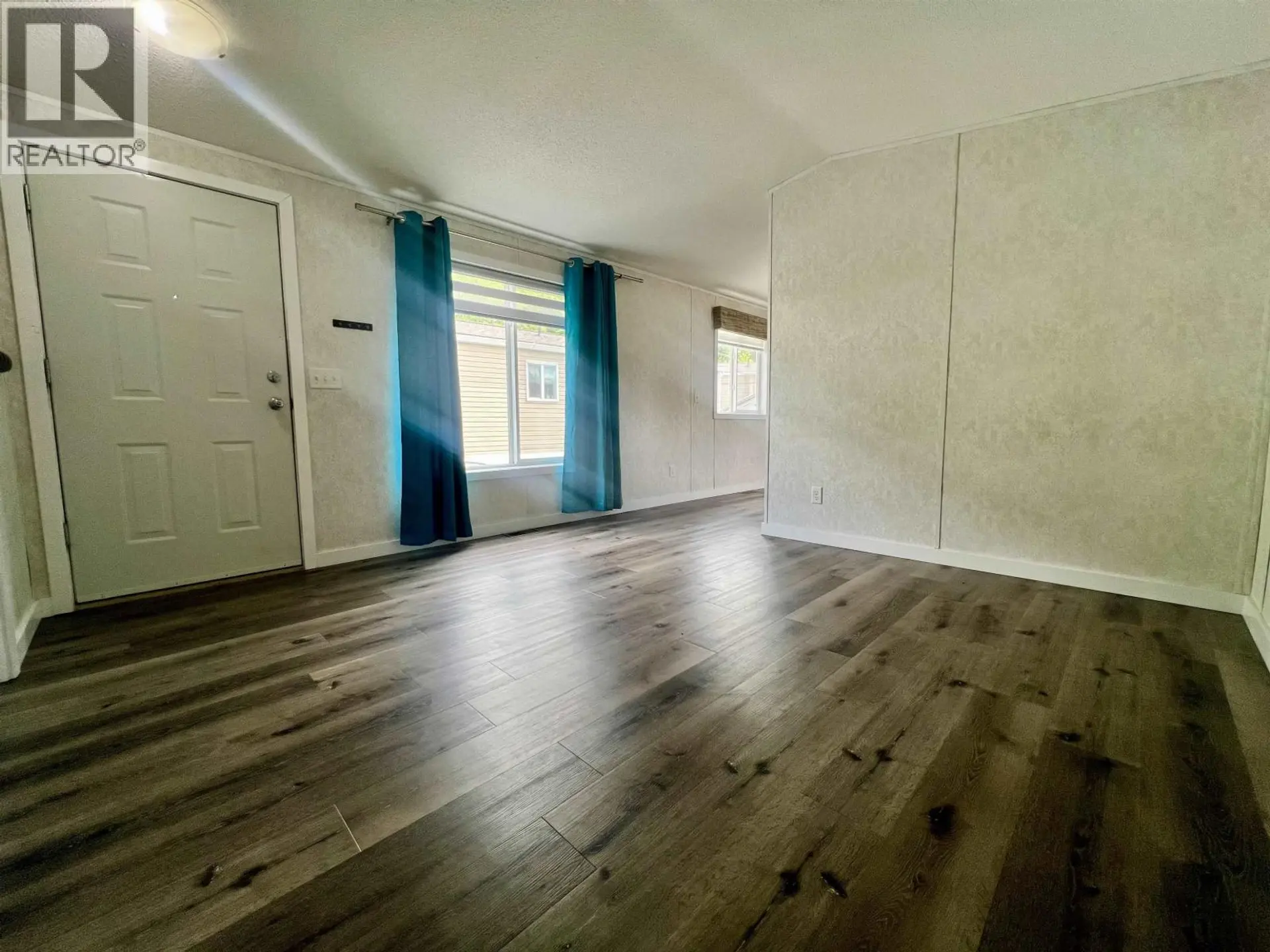 #32 3614 KALUM STREET - Image 6