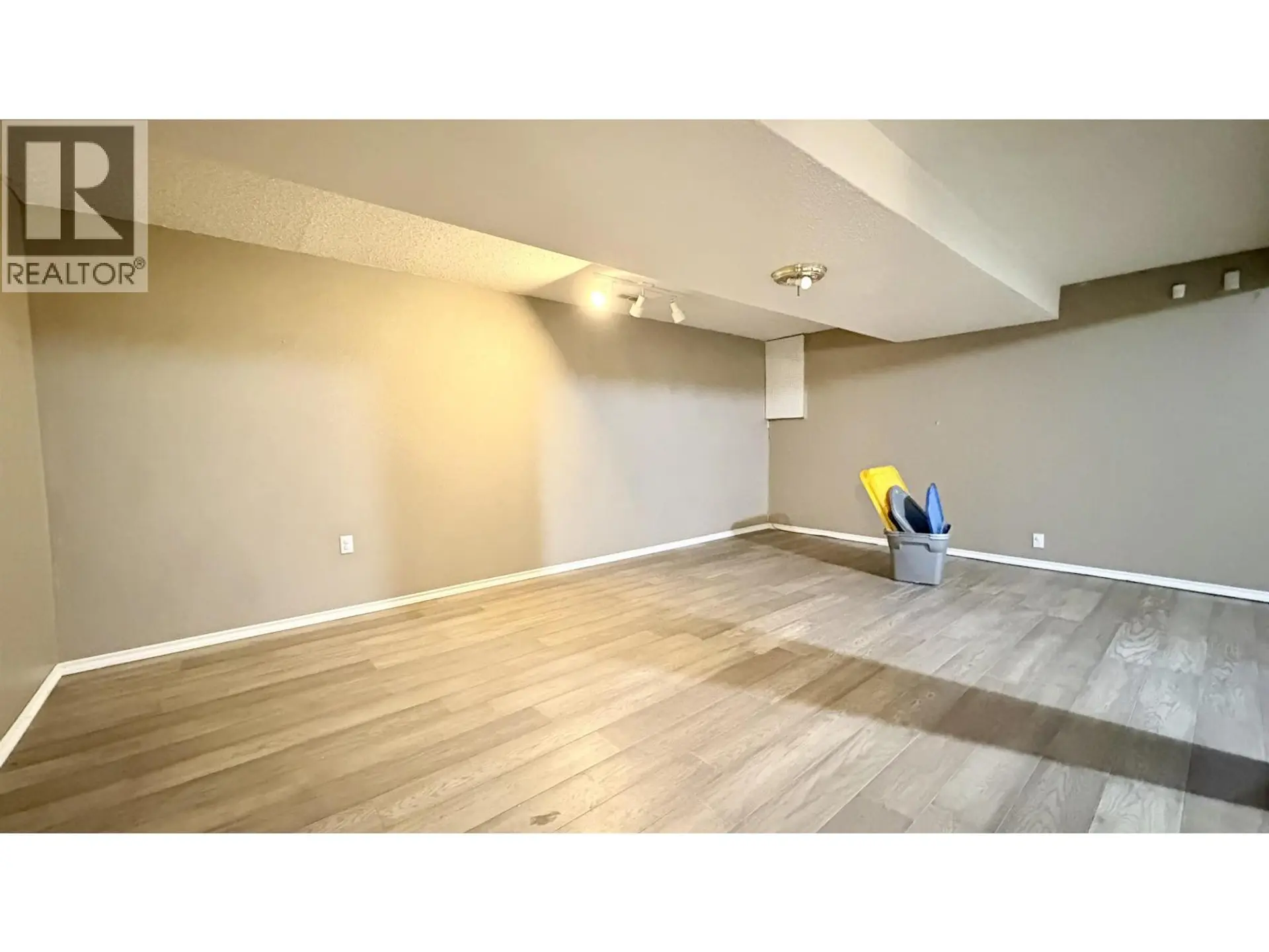 1298 GENEVIEVE CRESCENT - Image 13