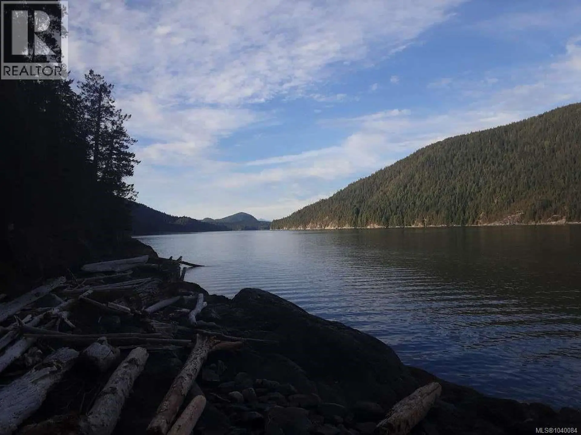 14 Rendezvous Island - Image 8
