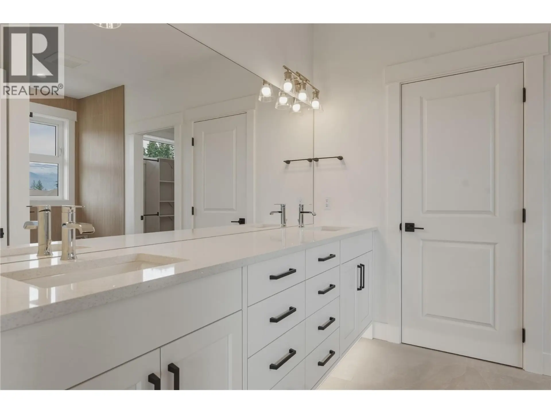 931 25 Avenue SW - Image 7