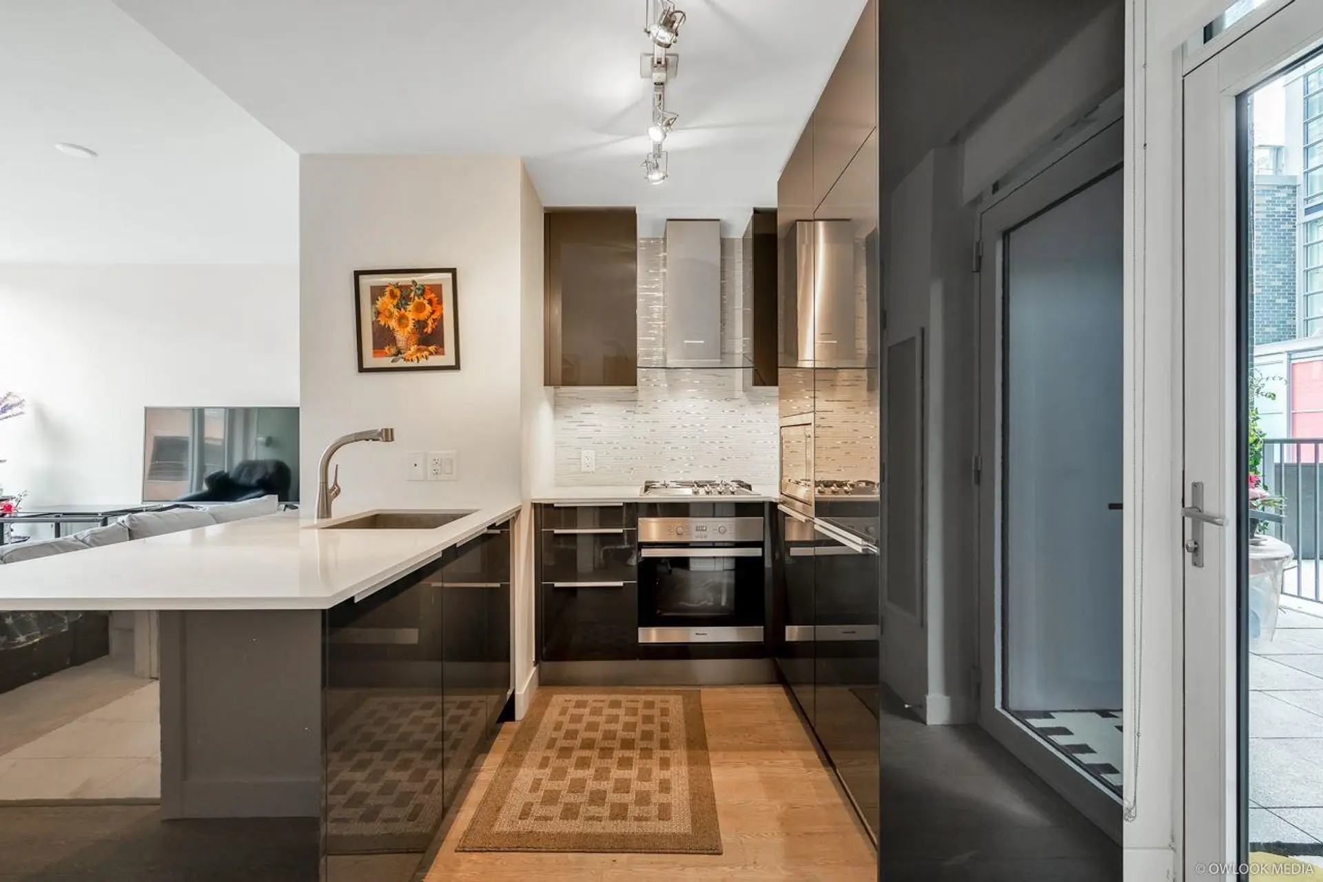 #502 1283 Howe Street - Image 2