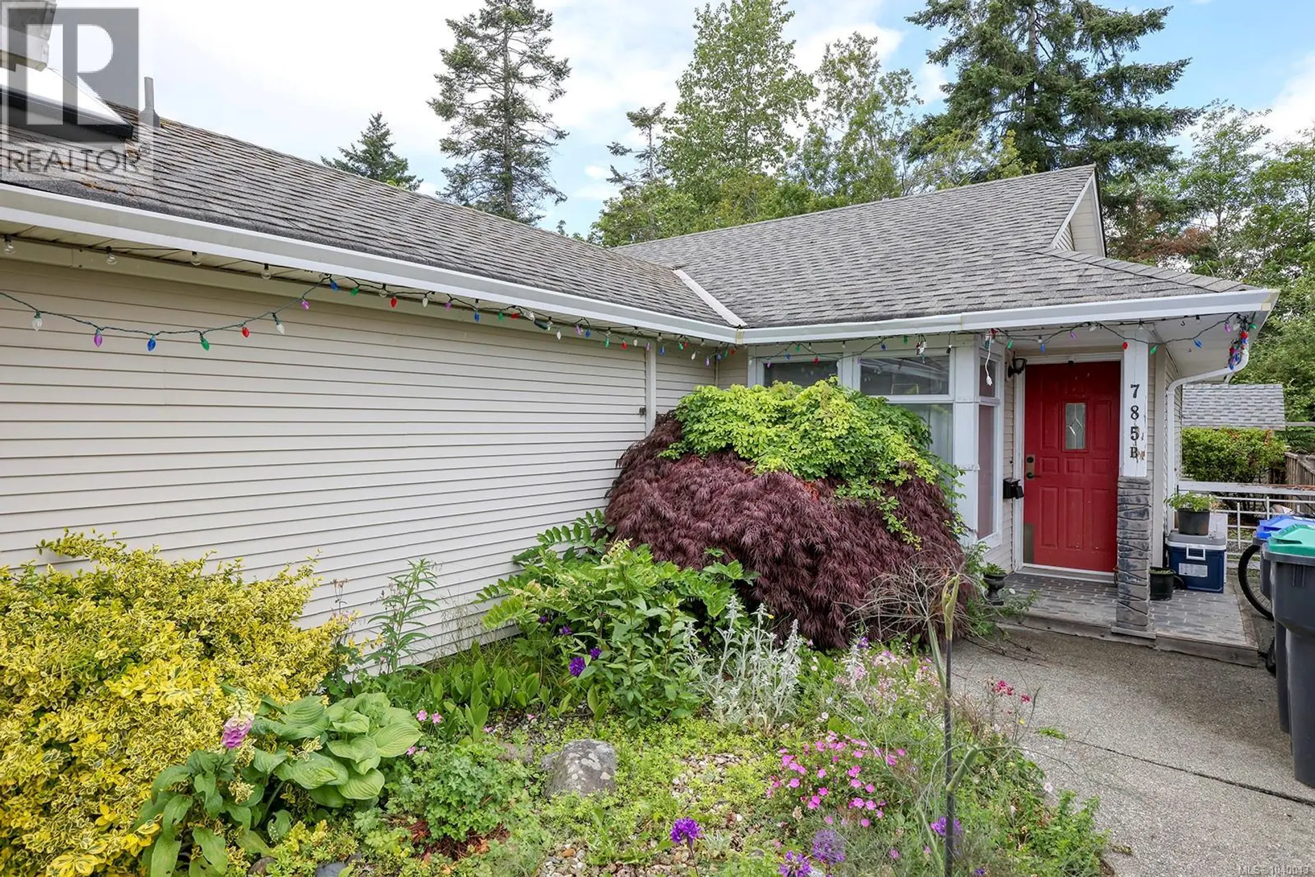 Property at #B 785 Park Pl, Courtenay, BC