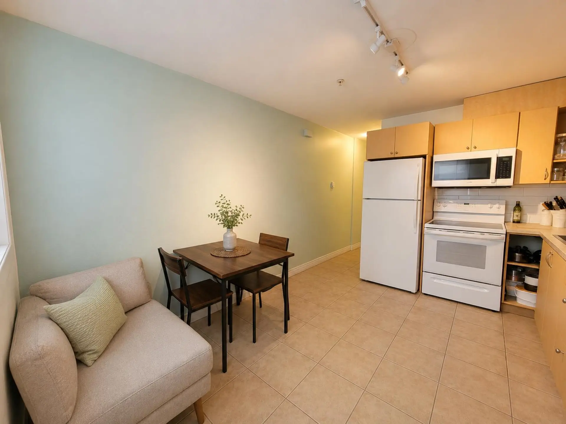 760 E 49th Avenue - Image 12