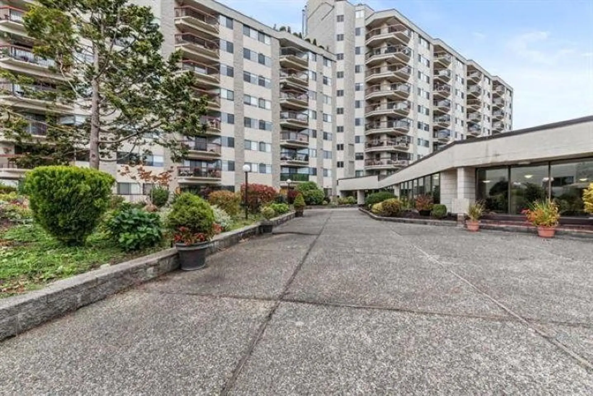 Property at #903 31955 Old Yale Road, Abbotsford, BC