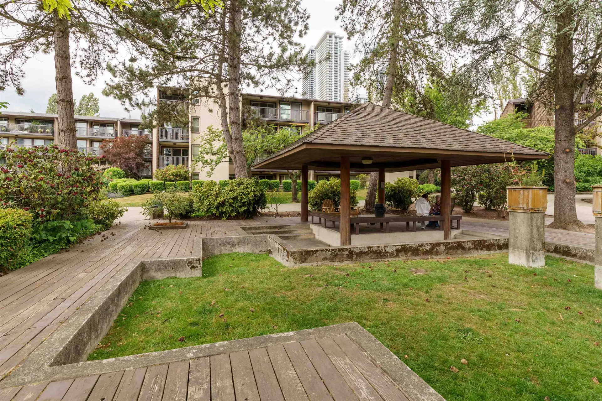 Property at #606 9867 Manchester Drive, Burnaby, BC