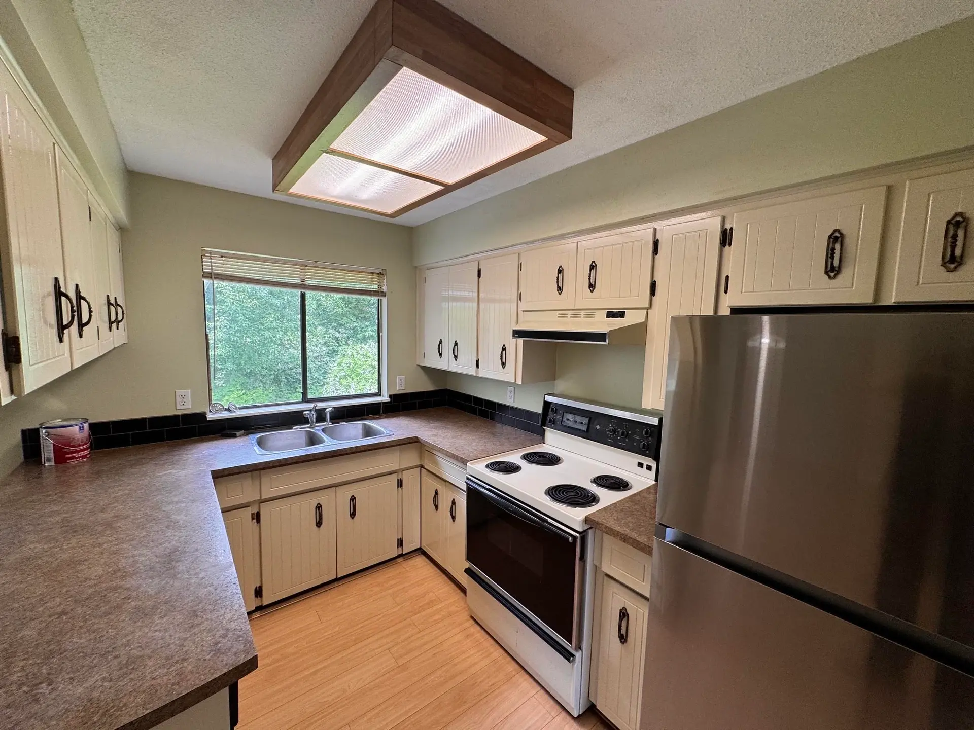 8839 156a Street - Image 5