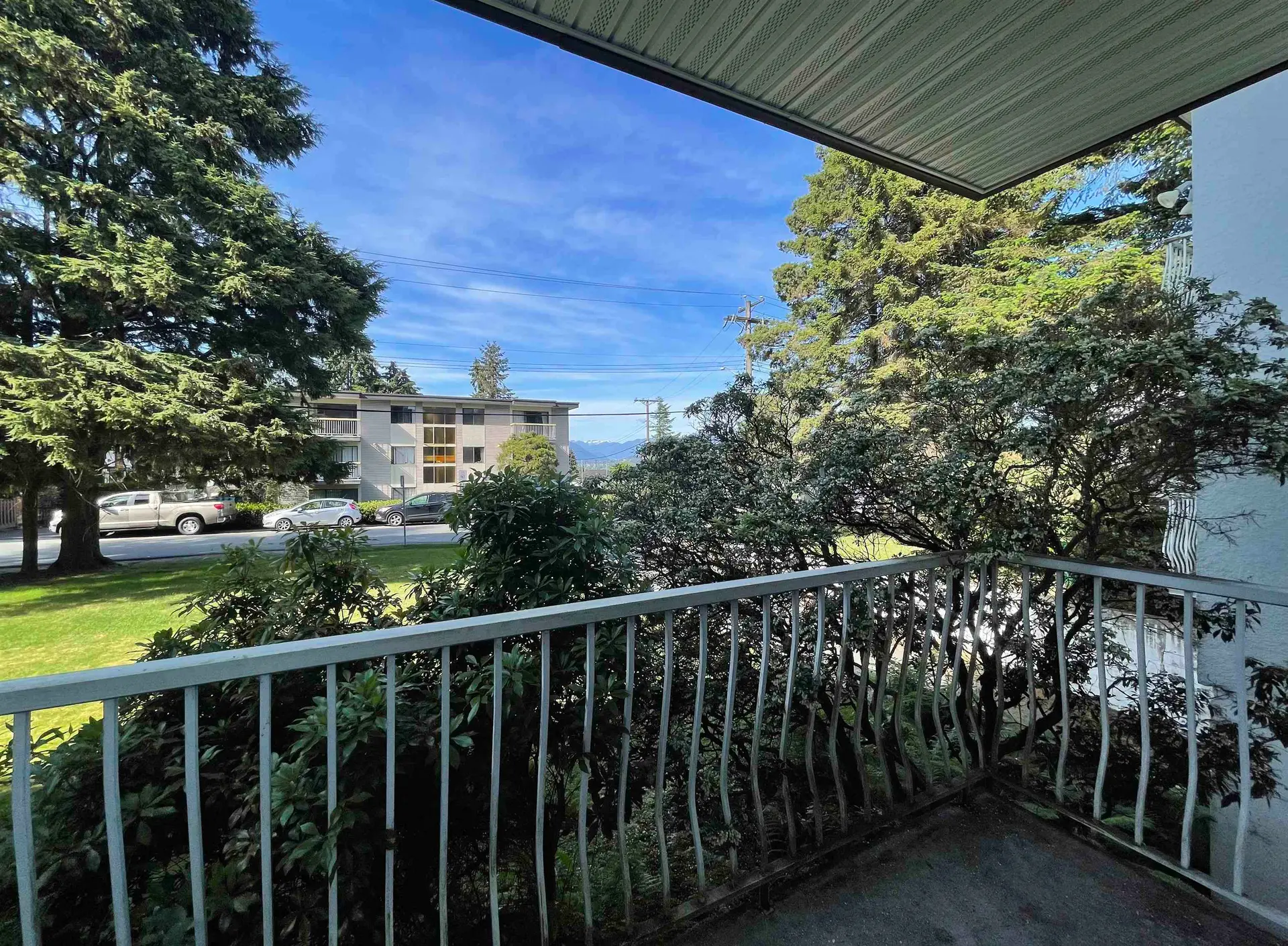 #101 5127 Irving Street - Image 4