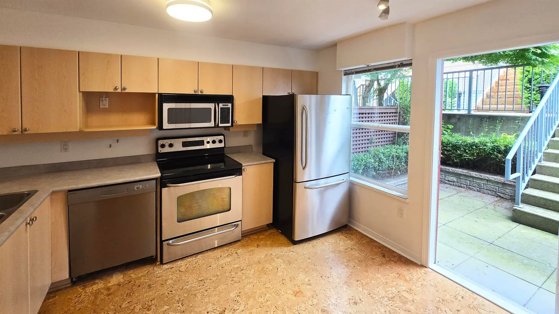 229 E 11th Avenue - Image 6