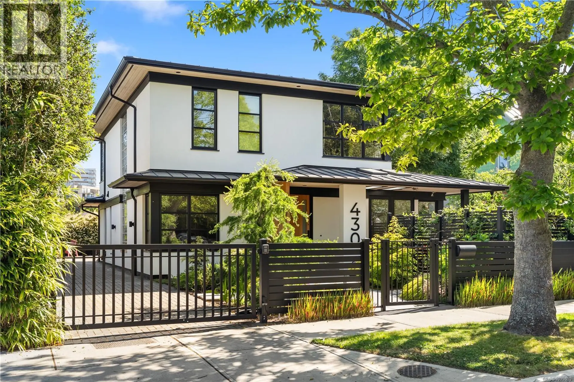 Property at 430 Luxton Ave, Victoria, BC