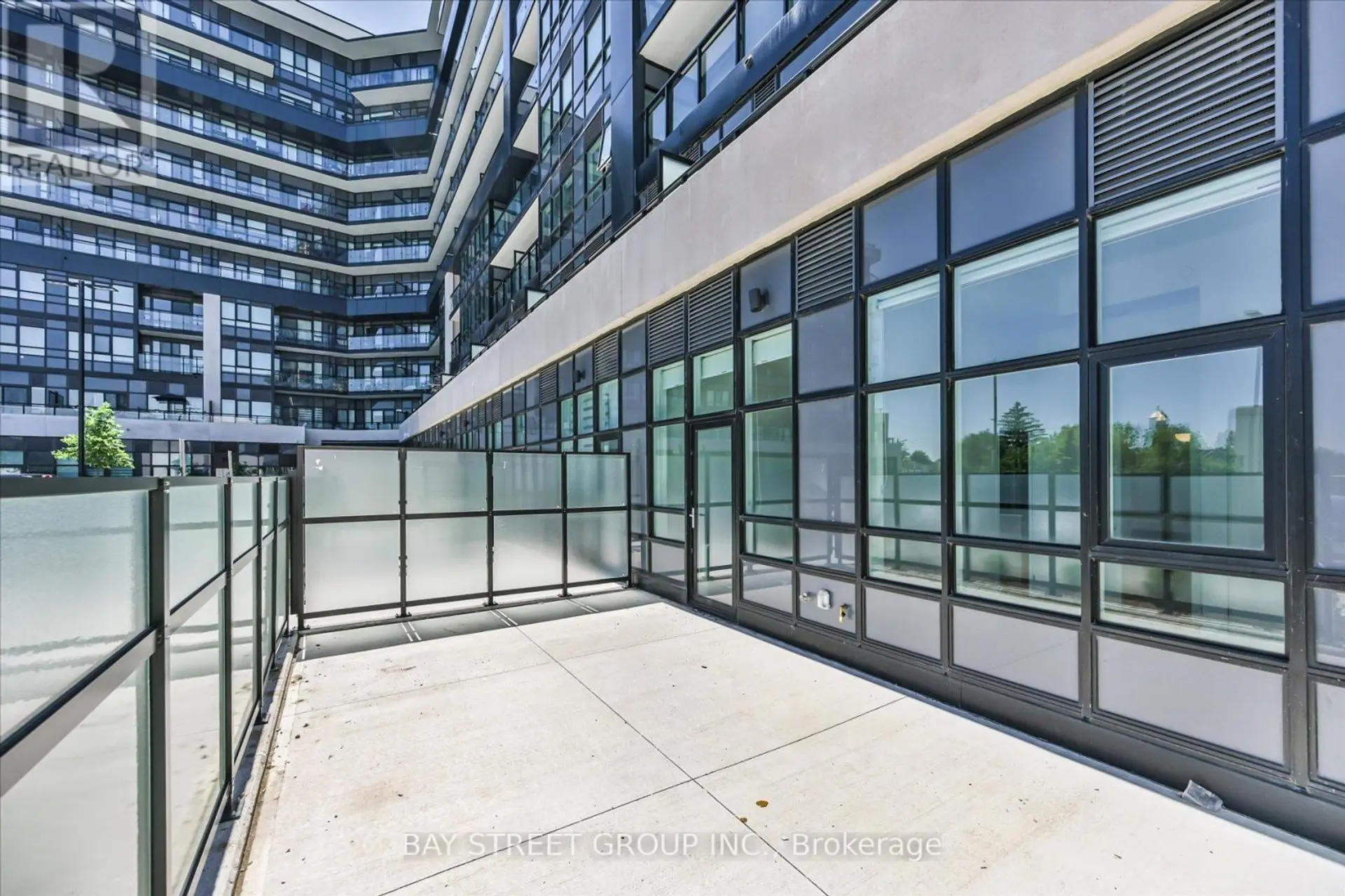 #130 395 DUNDAS STREET W - Image 13