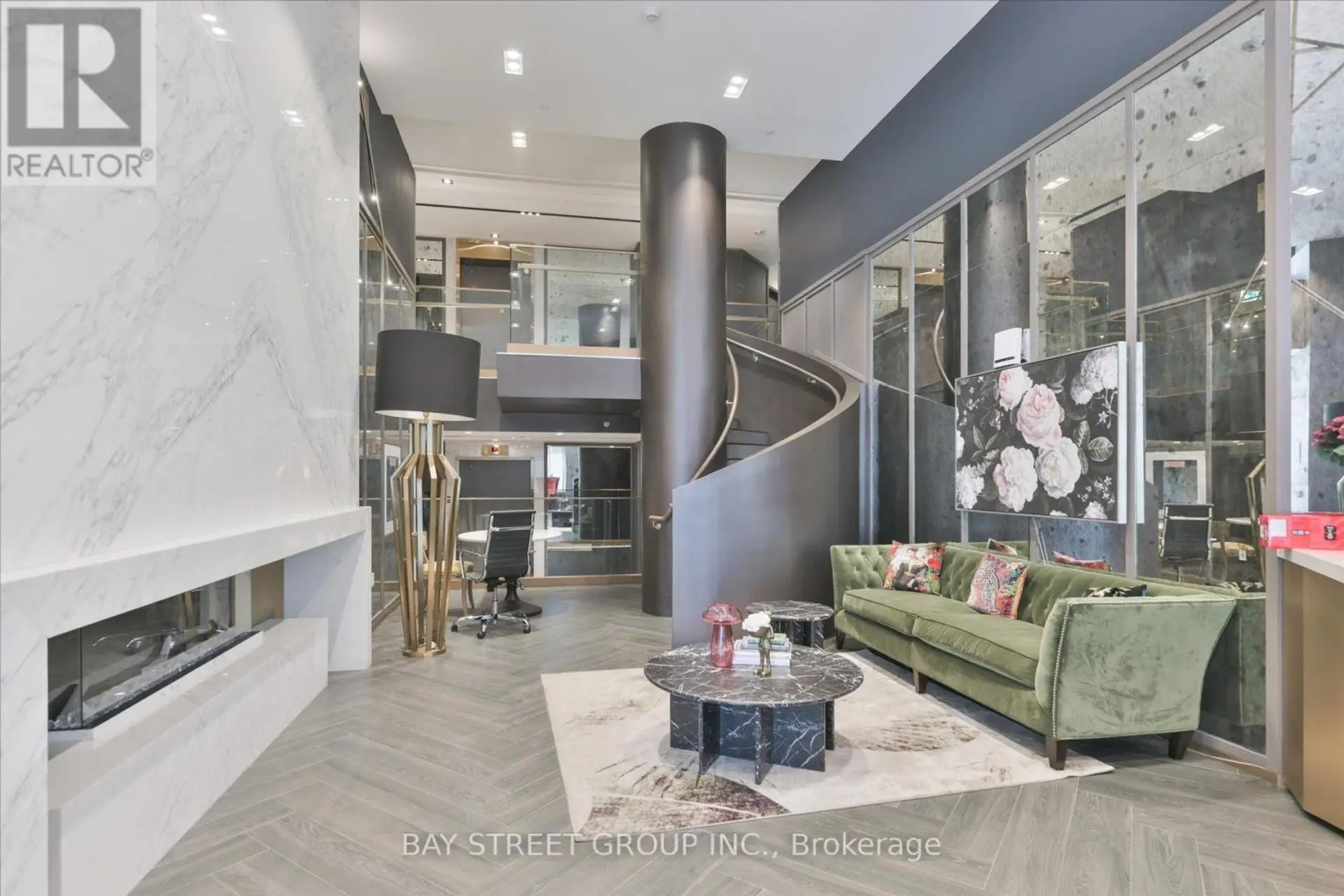 #130 395 DUNDAS STREET W - Image 2