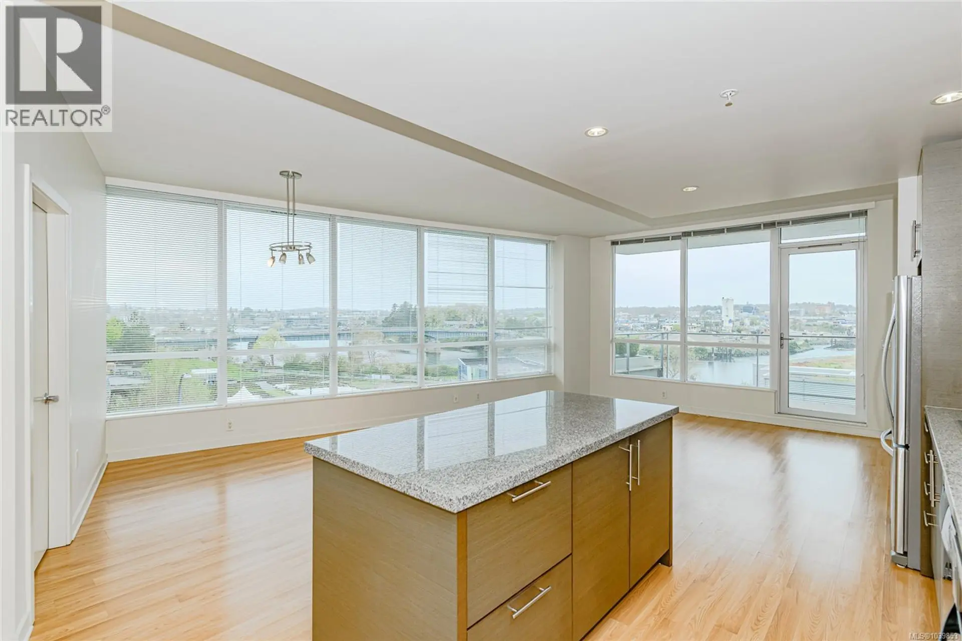 Property at #406 399 Tyee Rd, Victoria, BC