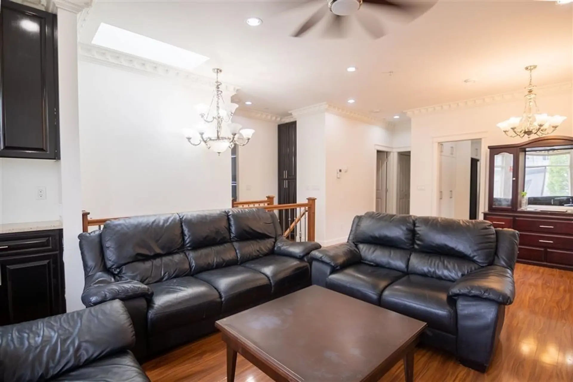 728 E 49th Avenue - Image 4