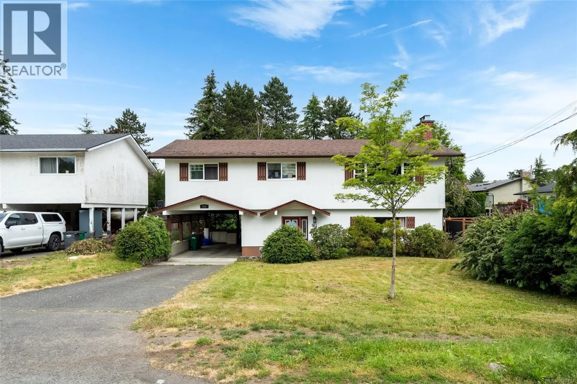 Property at 944 McBriar Ave, Saanich, BC