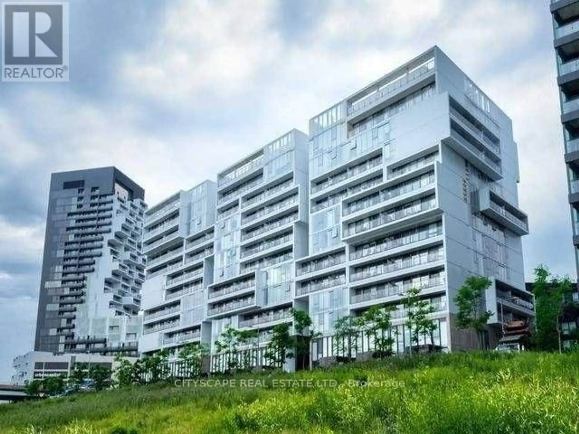 #1223 32 TROLLEY CRESCENT - Image 1