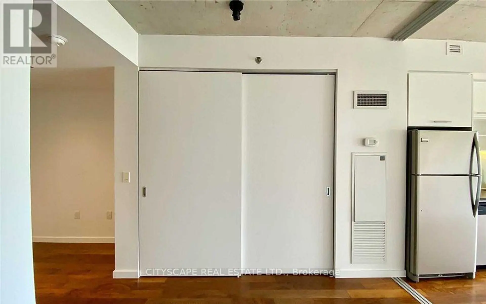 #1223 32 TROLLEY CRESCENT - Image 8