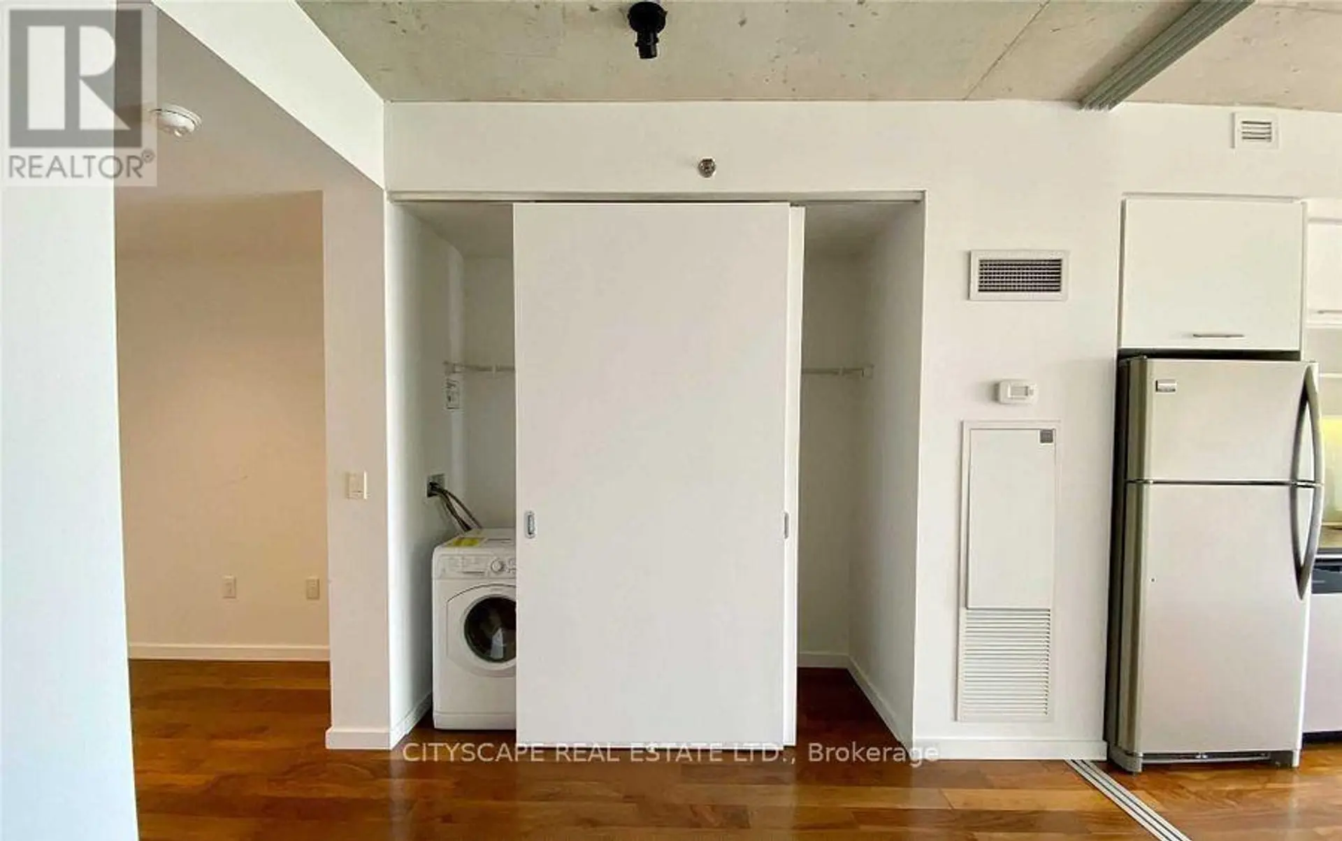 #1223 32 TROLLEY CRESCENT - Image 9