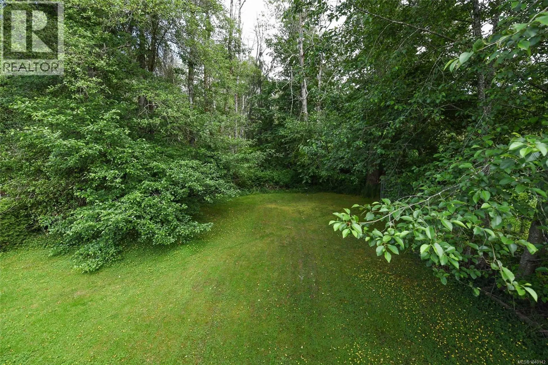 1860 Embleton Cres - Image 3
