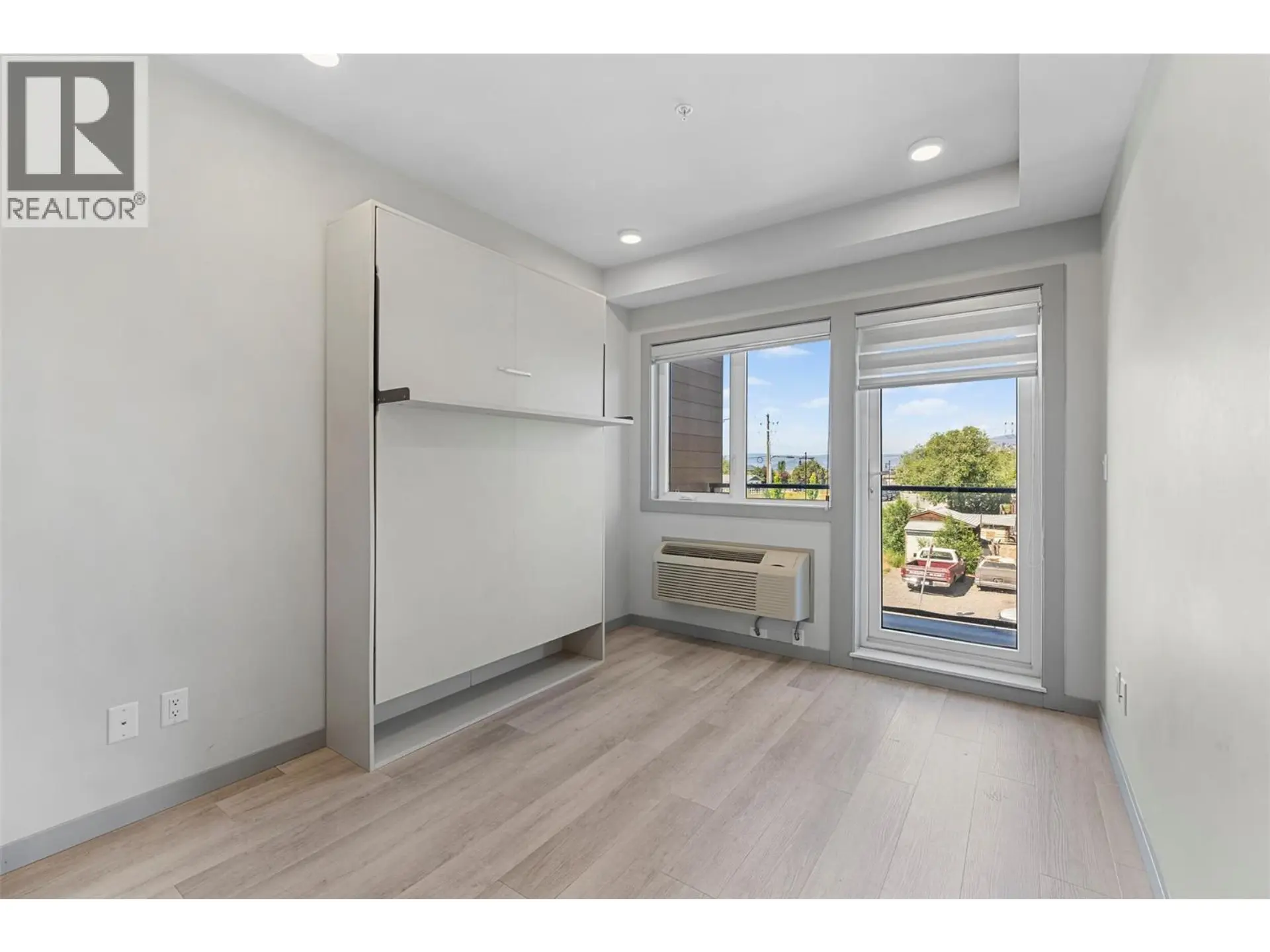 #201 345 dougall Road N - Image 10