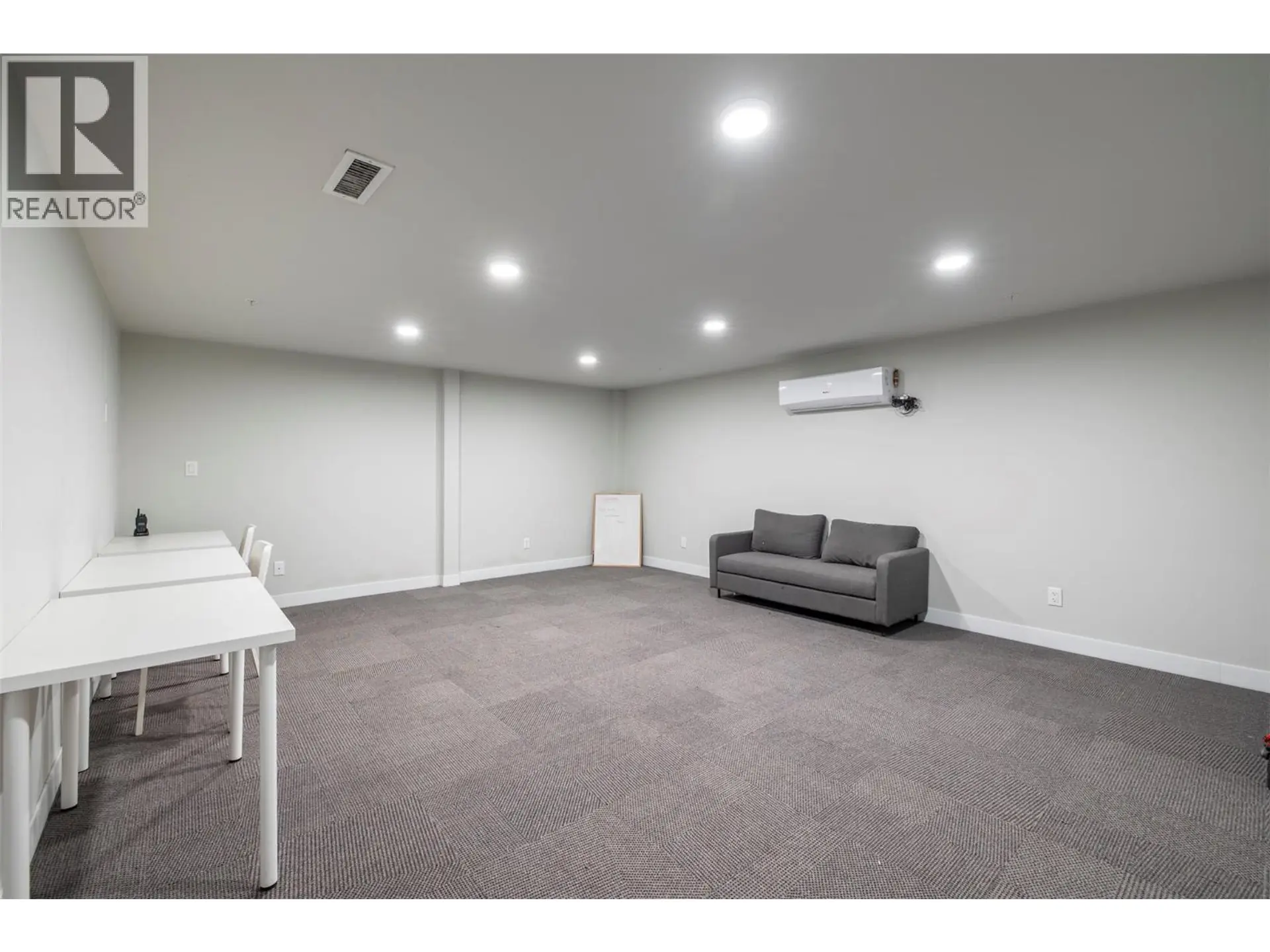 #201 345 dougall Road N - Image 15